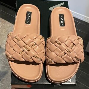 Aqua Women's Pink Woven Slide Sandals